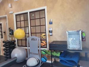 Apartments in Jersey Village, TX - Clubhouse Fitness Center with Towel Station